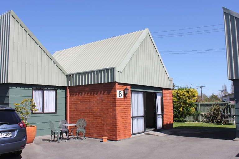 Exterior & Views 2, Aorangi Manor Motel, Marlborough