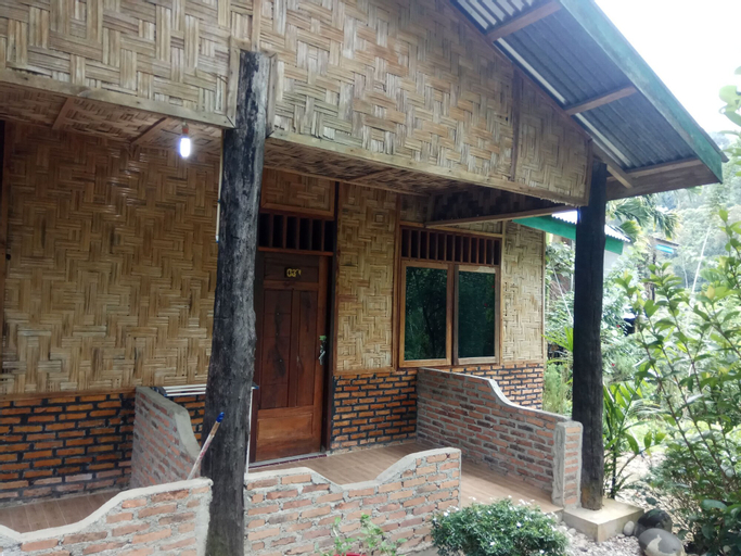 Exterior & Views 24