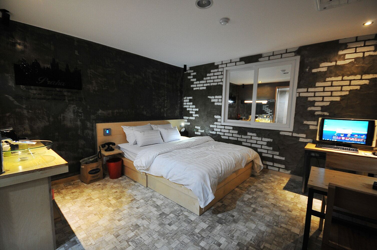 Bedroom 3, 7 Motel, Gimhae