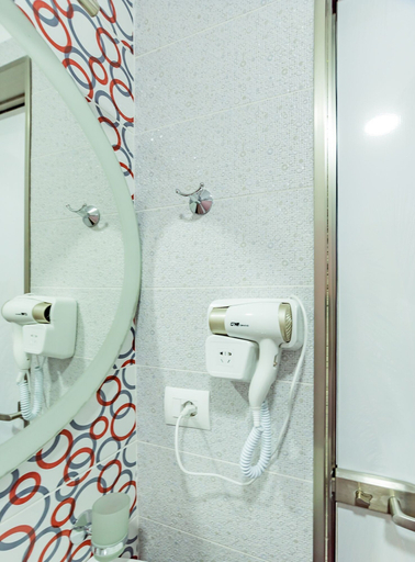 Bathroom 4, The City Gate Hotel, Sarandës