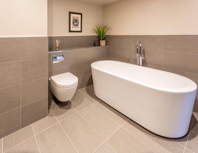 Bathroom 3, Trafalgar Lane, Edinburgh