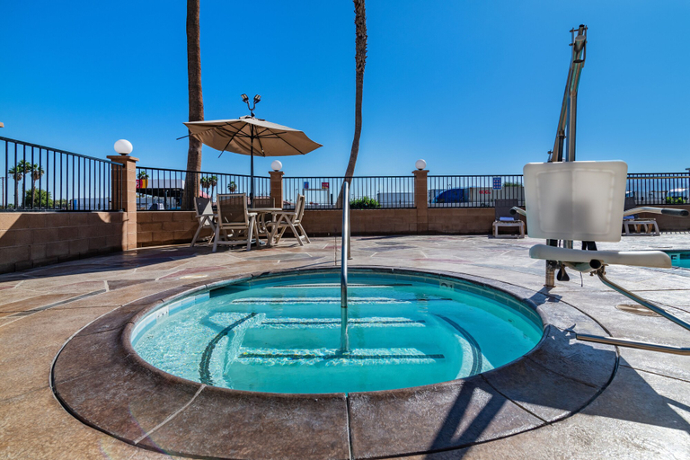 Sport & Beauty 5, Studio 6 Thousand Palms, CA, Riverside