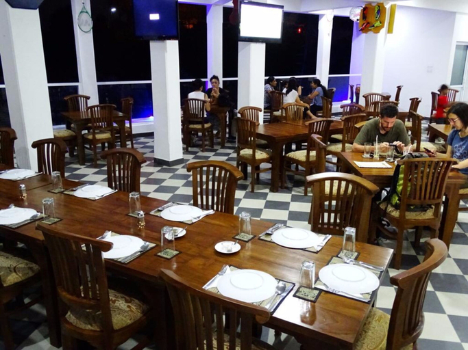 Food & Drinks 5, Kandy Supreme Hotel, K.F.G. & G. Korale