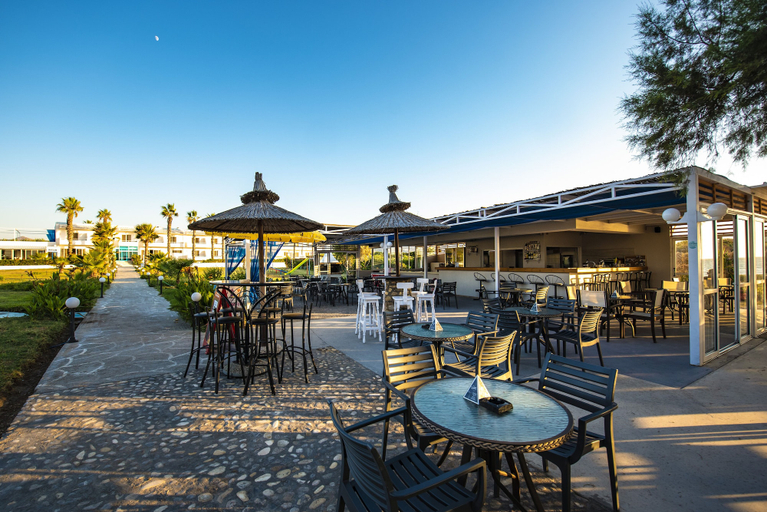 Food & Drinks 5, Costa Angela, South Aegean
