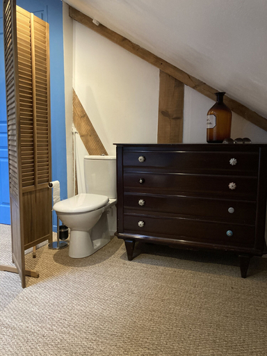 Bathroom 5, Le Pigeonnier, Nord