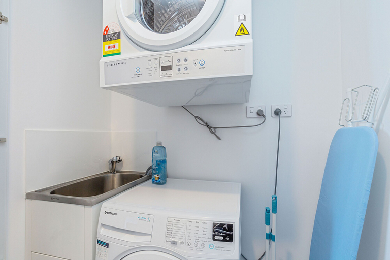 Bathroom 3, KOZYGURU BRISBANE ONE 1Bed APT Parking, Brisbane