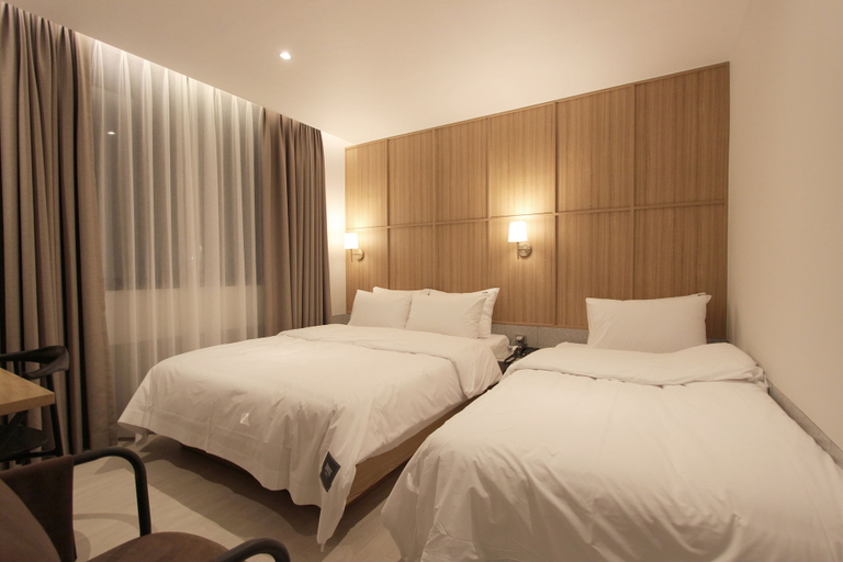 Bedroom 4, Seven Bricks Hotel, Gwangyang