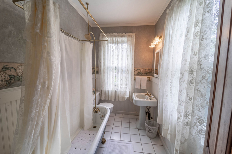 Bathroom 3, The Bella Victoria- Adult Only, Carbon