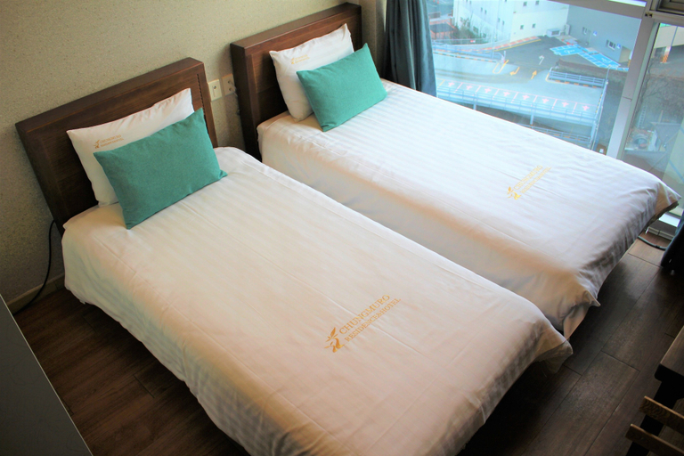 Bedroom 4, Myeongdong Merlin Hotel, Jung