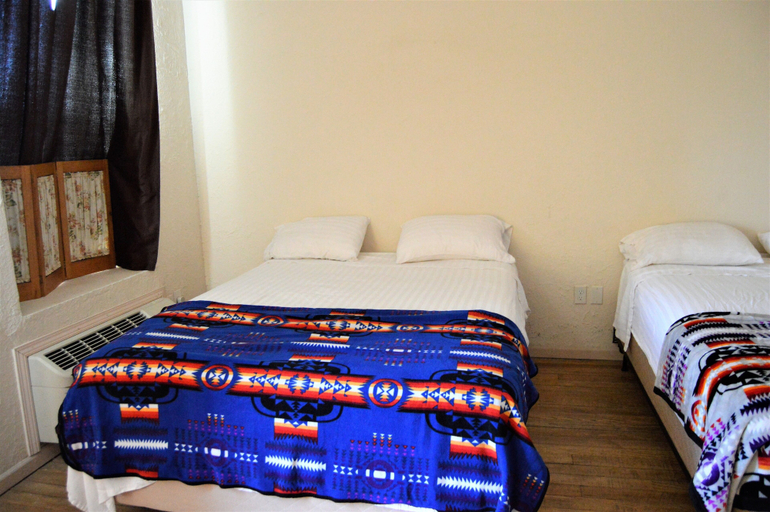 Bedroom 3, Holly Inn Suites, Prowers