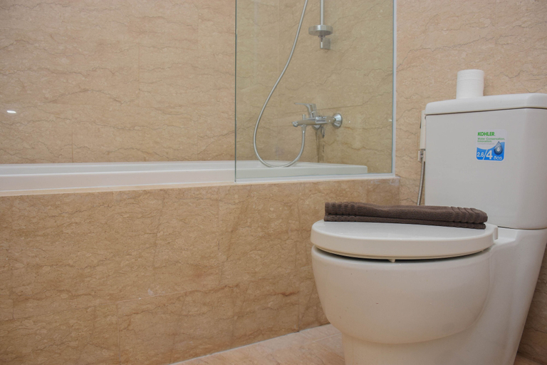 Bathroom 3, Modern And Comfy 2Br At Menteng Park Apartment, Central Jakarta