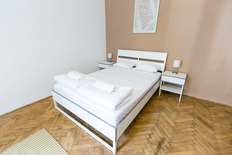Bedroom 2, Outstanding Ernesto, Budapesti