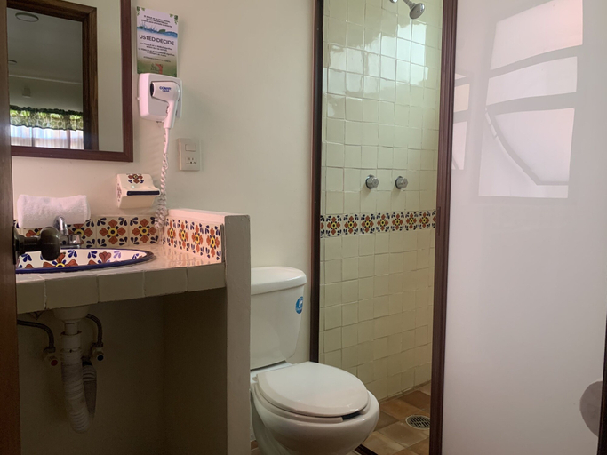 Bathroom 4, Posada Don Ramón, Chignahuapan