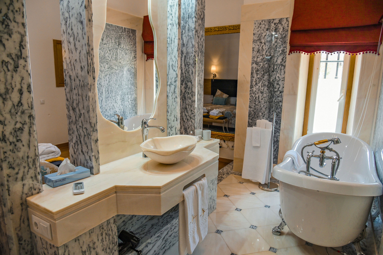 Bathroom 4, Sintra Marmòris Palace, Sintra