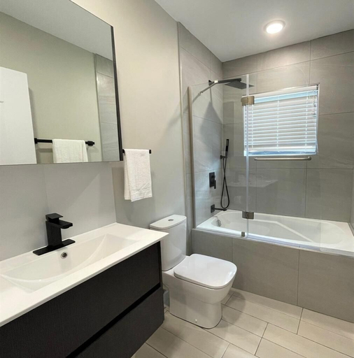 Bathroom, Hillsboro Residence & Suites Condo Hotel