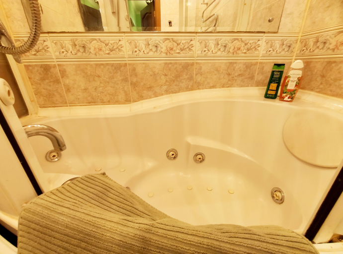 Bathroom 2, TVST Apartments TV6, Central