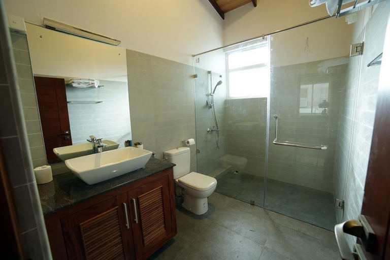 Bathroom 5, TeaTalk, Thimbirigasyaya
