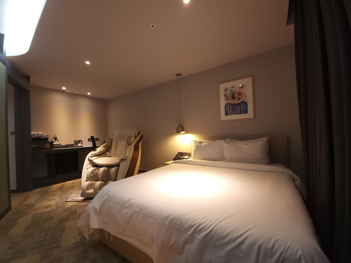 Bedroom 2, Brown Dot Hotel Jinju Chungmugong, Jinju