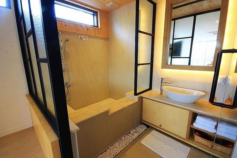 Bathroom 3, Villanoi Jeju, Seogwipo