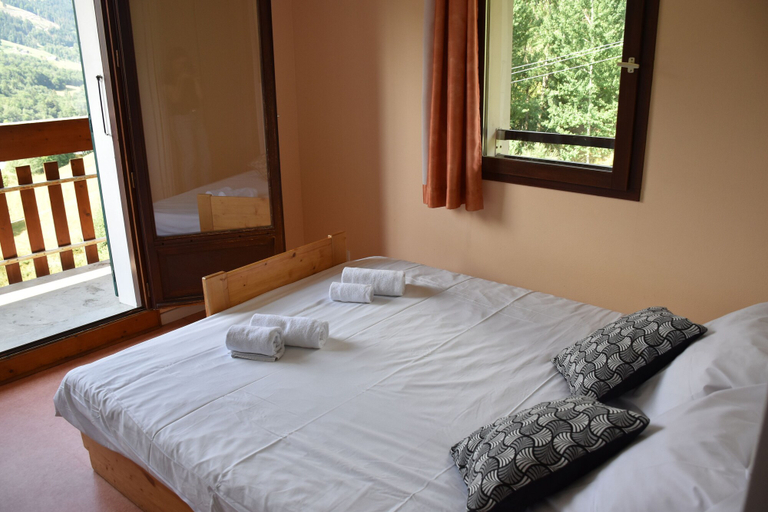 Bedroom 2, Les Essertets - Vacances ULVF, Haute-Savoie