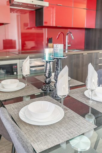 Food & Drinks, Premium Suites Apartments - Toronto, Toronto