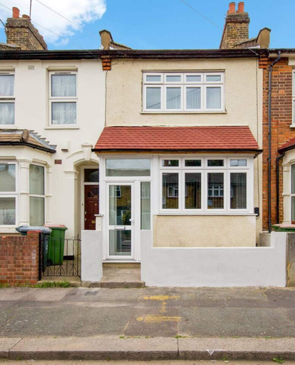 Exterior & Views, Home Away From Home With an Indoor Fireplace!, London