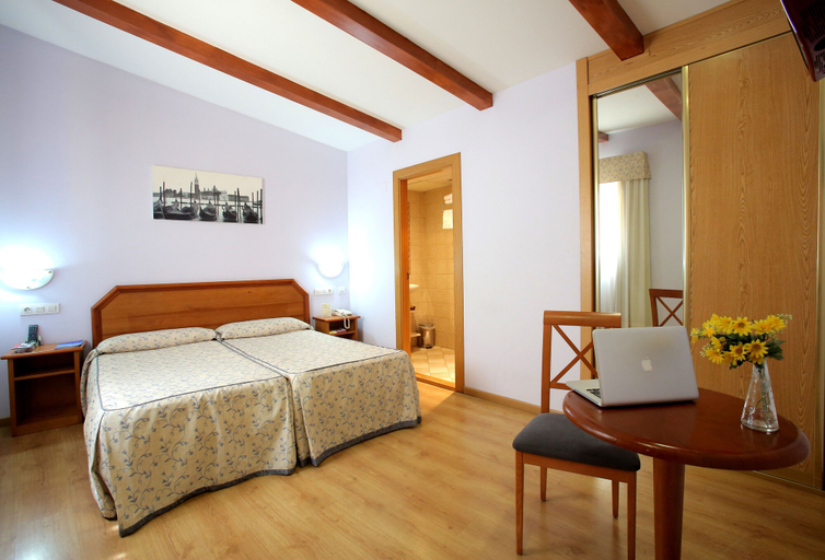 Bedroom 3, Hotel Hispania, Zaragoza
