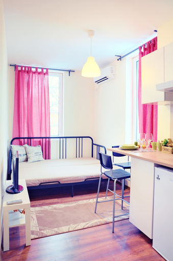 Bedroom 3, easeApartments on Panagyurishte str., Stolichna