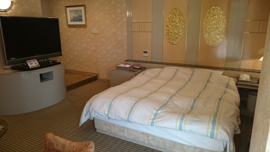 Bedroom 2, Hotel Alpina, Kobe