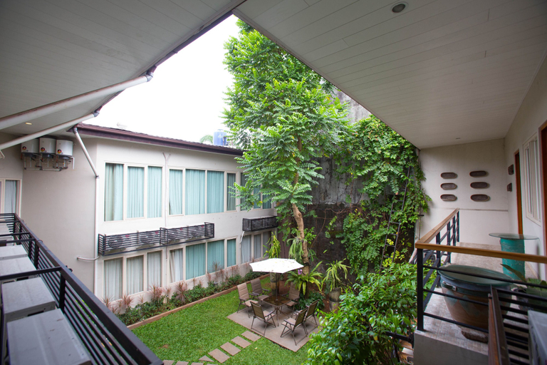 Exterior & Views 2, RedDoorz Cipete Selatan, South Jakarta