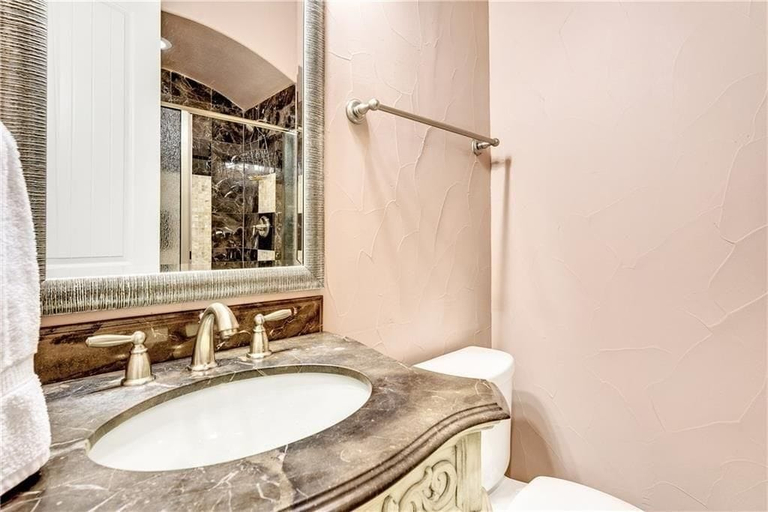 Bathroom 3, Single Family Home in Dallas, Irving