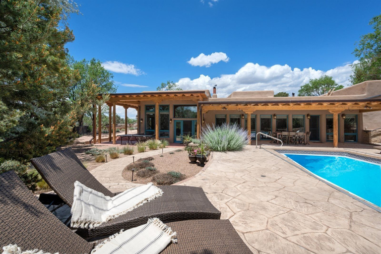 Sport & Beauty, Ranchitos - Private Luxury Home With Swimming Pool, Santa Fe
