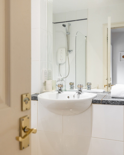 Bathroom 4, Amazing Castle View Apartment, Edinburgh