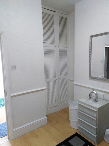 Bathroom 3, London Airport Comfort, London