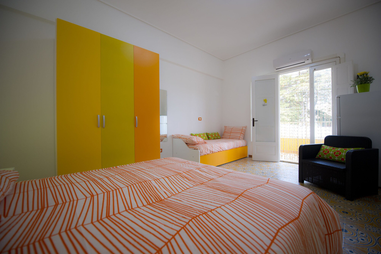 Bedroom 4, Fiori Gialli Caucana, Ragusa
