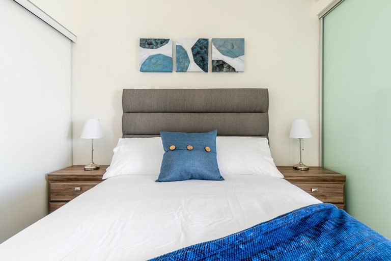 Bedroom 2, Premium Suites Apartments - Toronto, Toronto