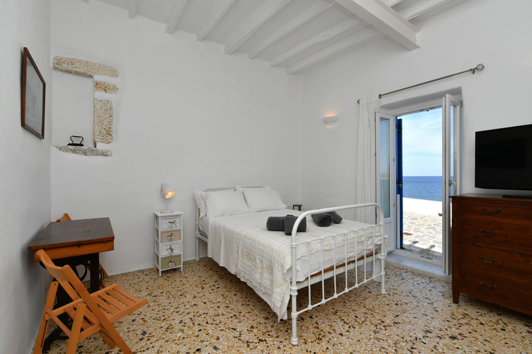 Bedroom 3, Kastro Traditional House, South Aegean