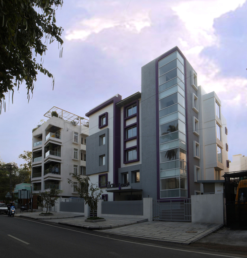 Exterior & Views