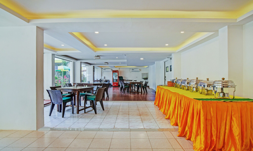 Food & Drinks, Santa Monica Resorte, North Goa