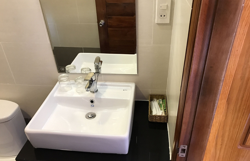 Bathroom 4, Dong Xuan Hong Hotel, Phú Quốc