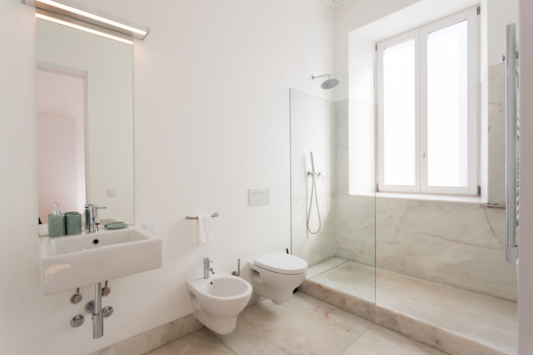 Bathroom 4, Chiado Studio and One-Bedroom Apartment - by LU Holidays, Lisbon