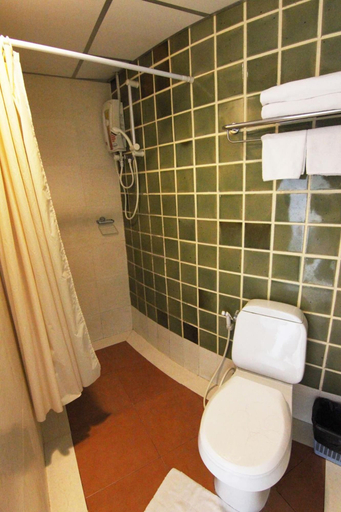 Bathroom 5, Bansabai Hostel, Lat Phrao