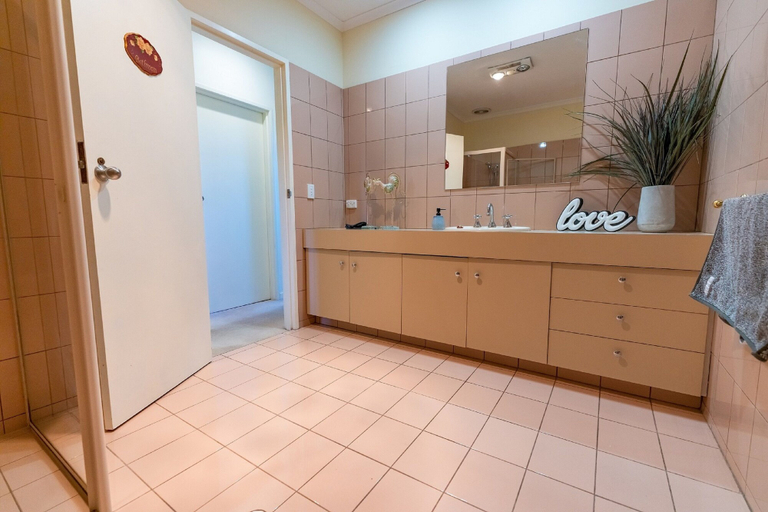 Bathroom 4, Adelaide Style Accommodation near City, Adelaide