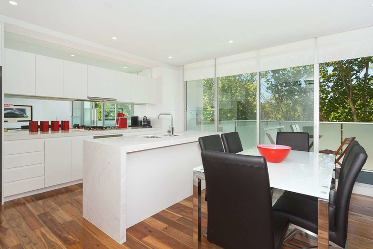 Others 4, Apartment on Broadway, Melbourne
