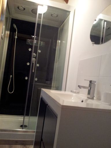 Bathroom 5, Le Clos Verlaine, Pas-de-Calais