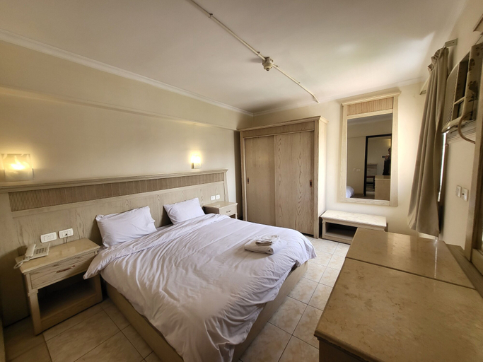 Bedroom 3, Regency Hotel, Ad-Duqi