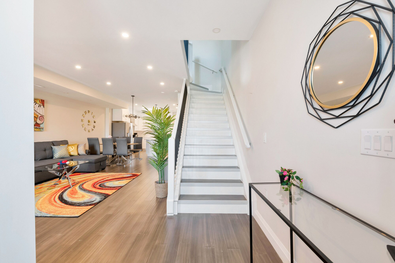 Others 4, GLOBALSTAY. Unique New Townhomes for 16 Guests. HOT TUB, BBQ, Essex