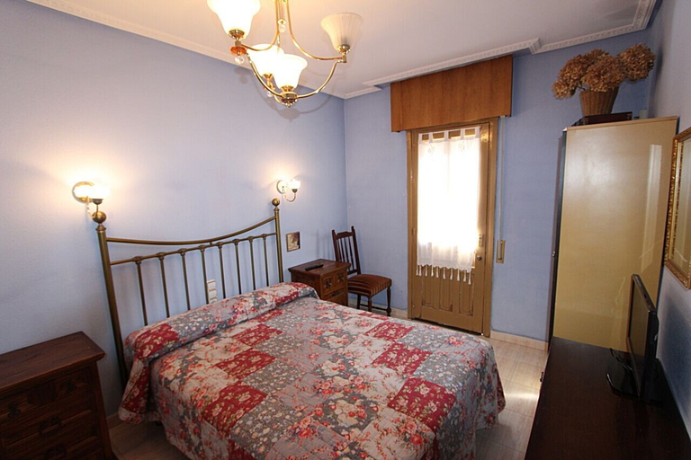 Bedroom 4, Hostal Mónica, Burgos