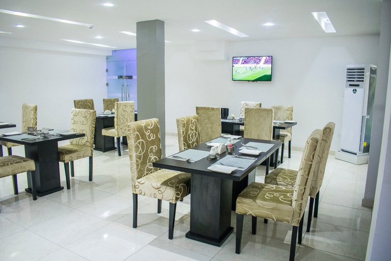 Food & Drinks 5, Ziroc Residence, Eti-Osa