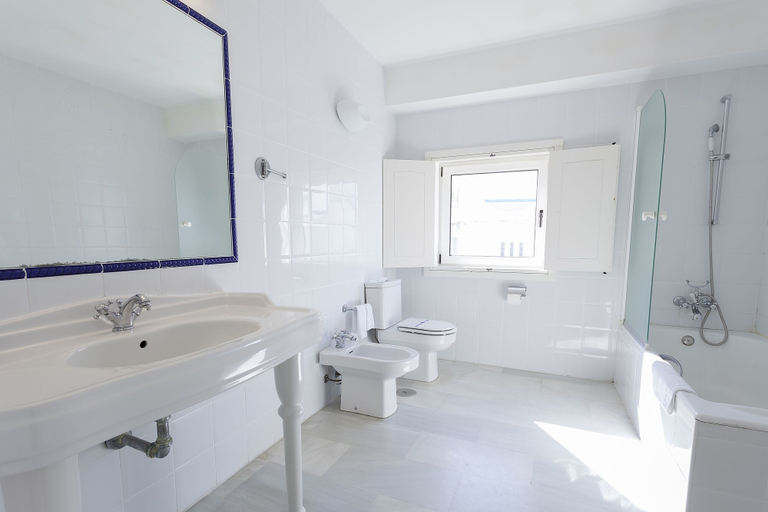 Bathroom 4, Doña Pakyta, Almería